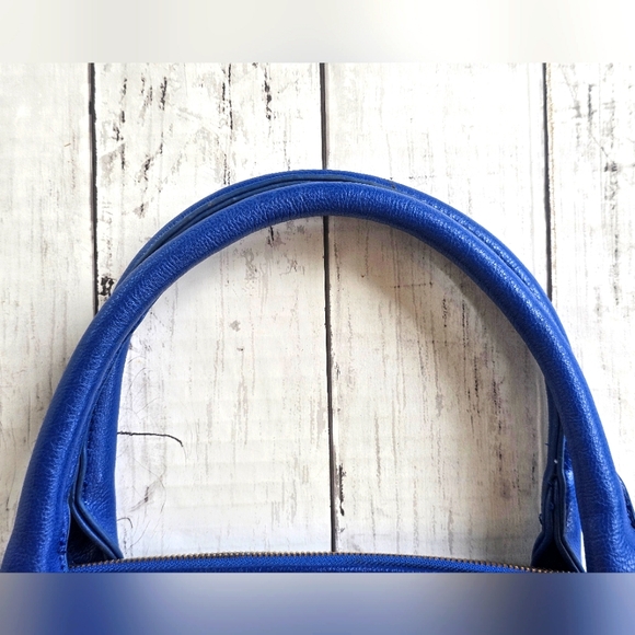 Joe's Large Blue Weekender Handbag Purse Vegan Leather Tote Bag Zip up Gold - Picture 15 of 16